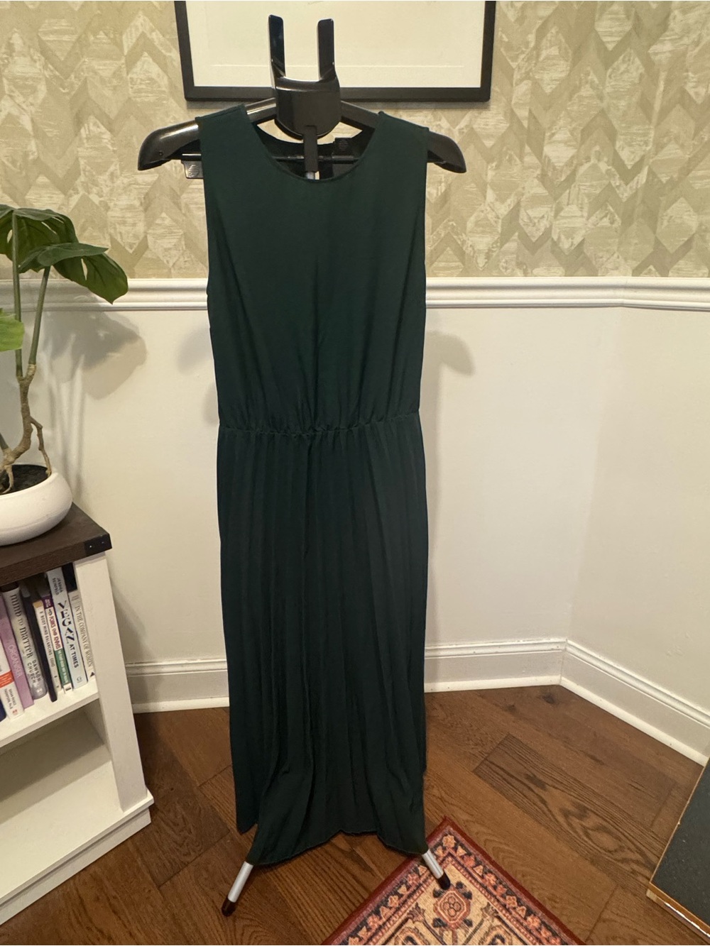 Suzy Shier Dark Green Sleeveless Maxi Dress